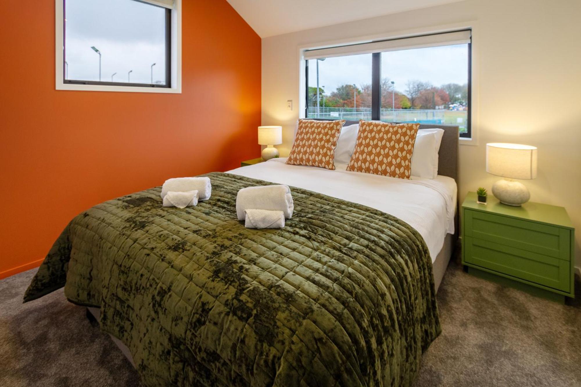 Serene Living 2 Bed With Carpark Christchurch Exterior foto