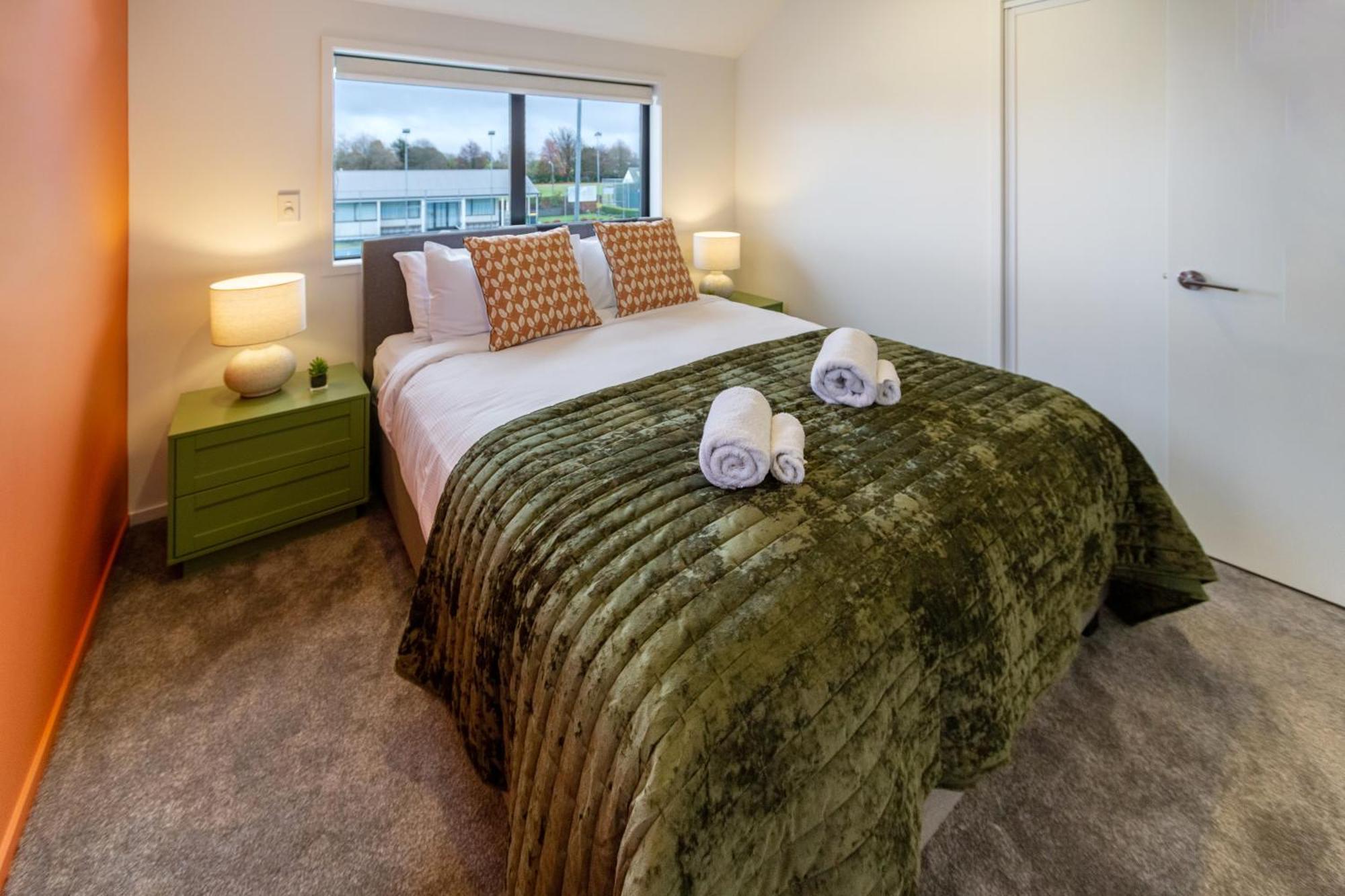 Serene Living 2 Bed With Carpark Christchurch Exterior foto